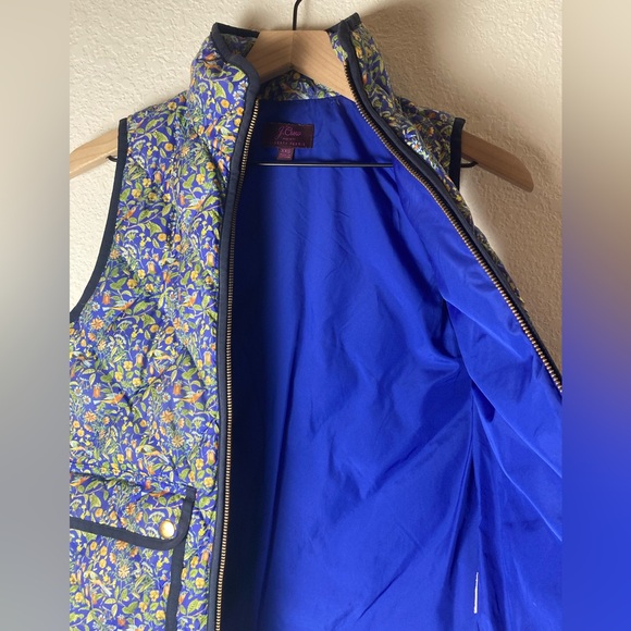 J. Crew X Liberty Fabric Excursion Quilted Down Blend Vest Catesby Floral Print - Picture 9 of 13